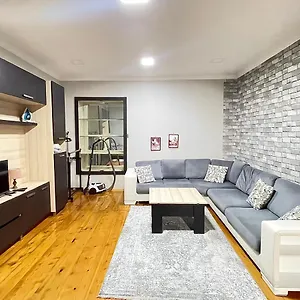 https://la-casa-de-tbilisi.alltbilisihotels.com